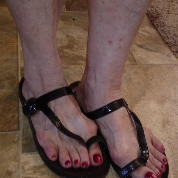 REDUCED PRICE NEW Banana Republic sandals - Picture 3 of 7